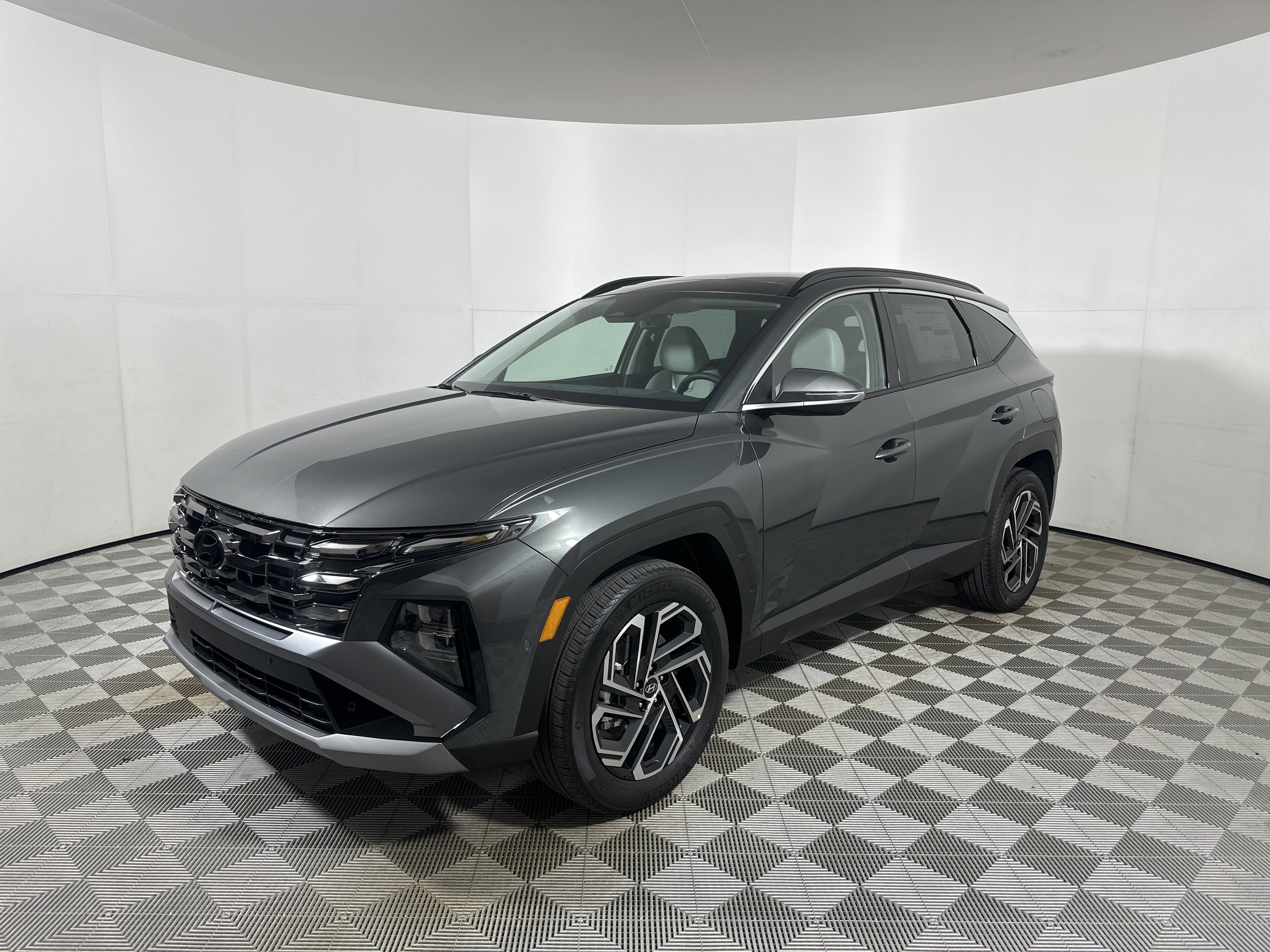 New 2026 Hyundai Tucson Limited AWD/4WD image 3