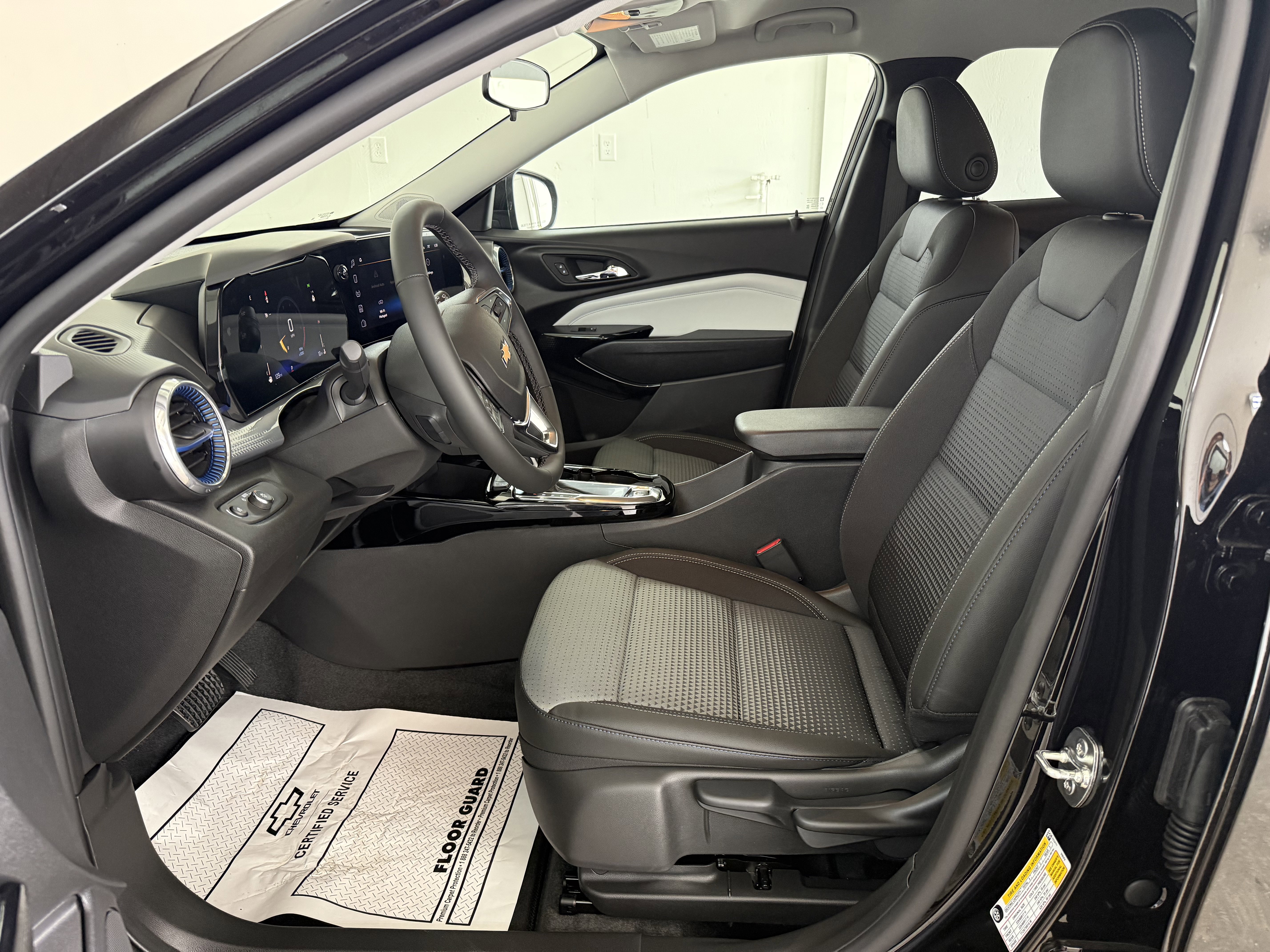 New 2026 Chevrolet Trax LT w/ LT Convenience Package image 12