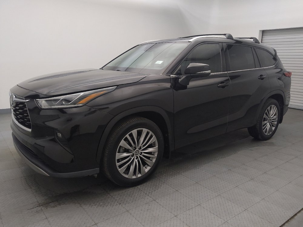 Used 2021 Toyota Highlander Platinum image 2