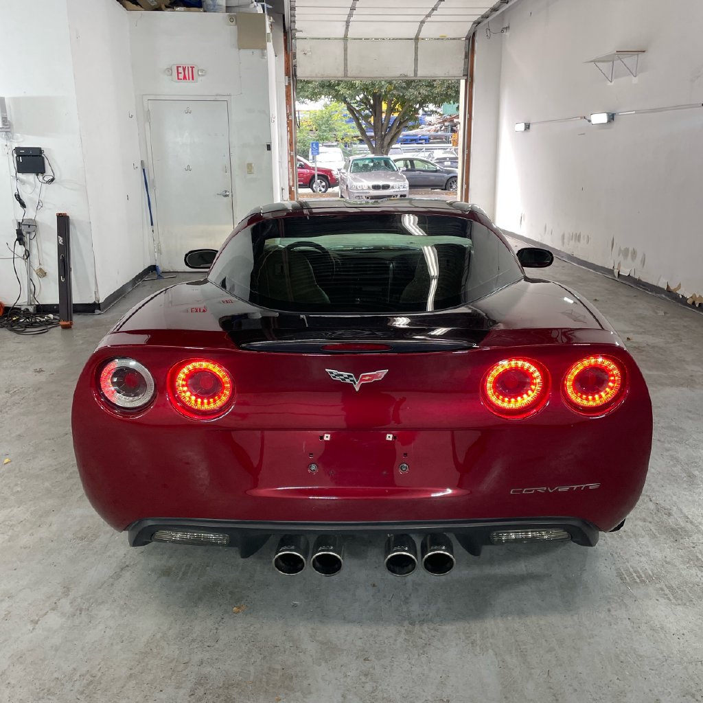 Used 2007 Chevrolet Corvette Coupe w/ Preferred Equipment Group RWD image 6