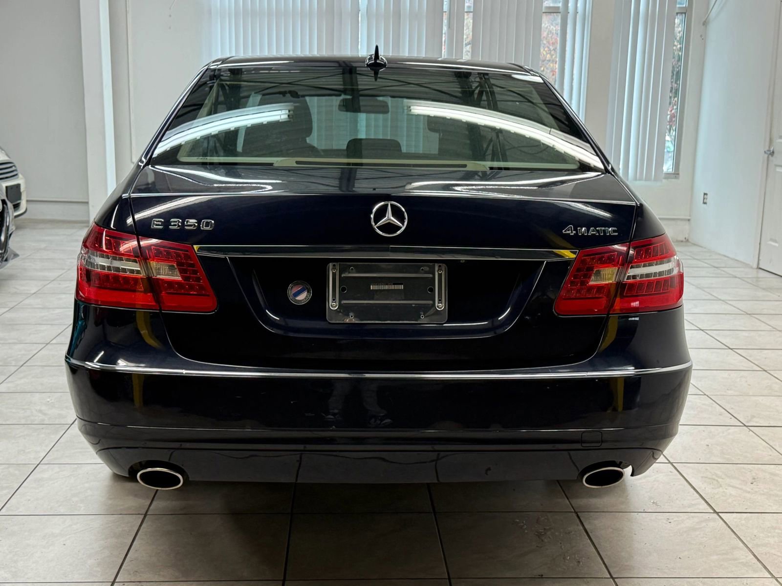 Used 2011 Mercedes-Benz E 350 4MATIC Sedan image 8