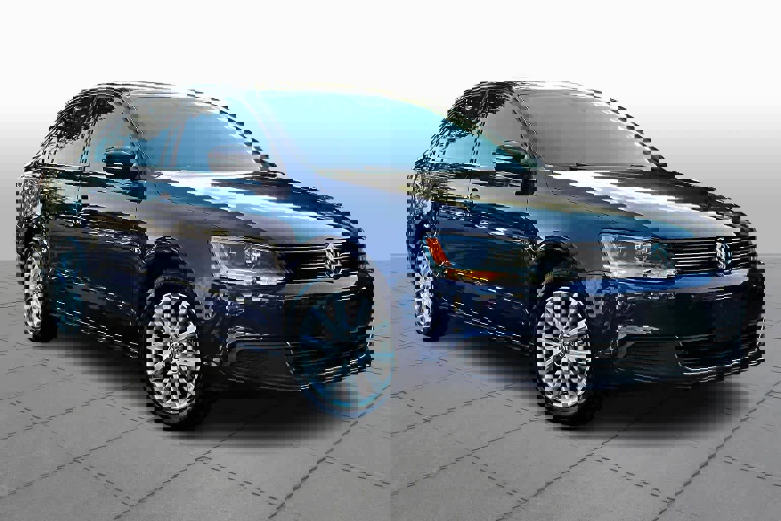 Used 2014 Volkswagen Jetta SE image 2