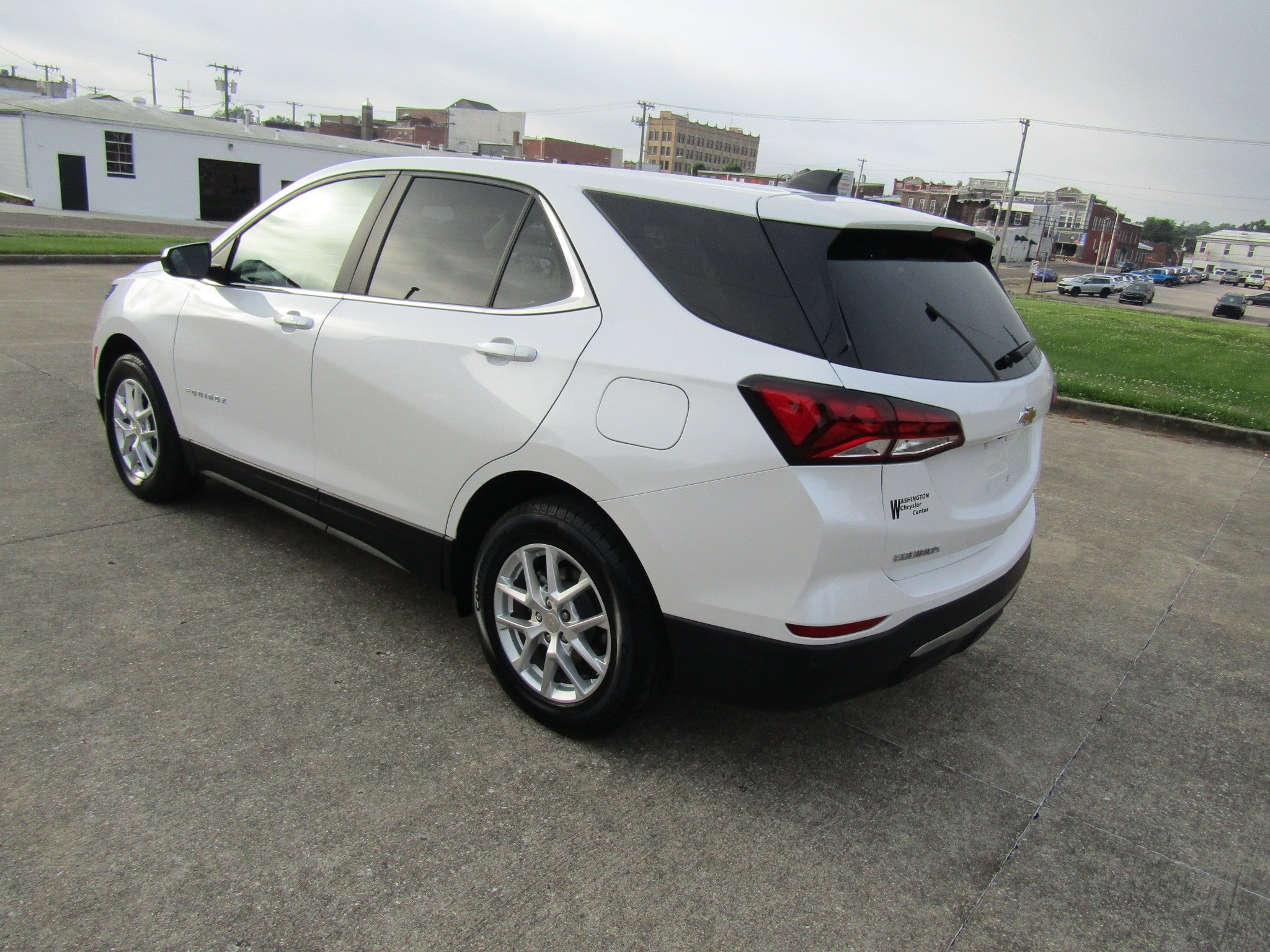 Used 2024 Chevrolet Equinox LT AWD/4WD image 5