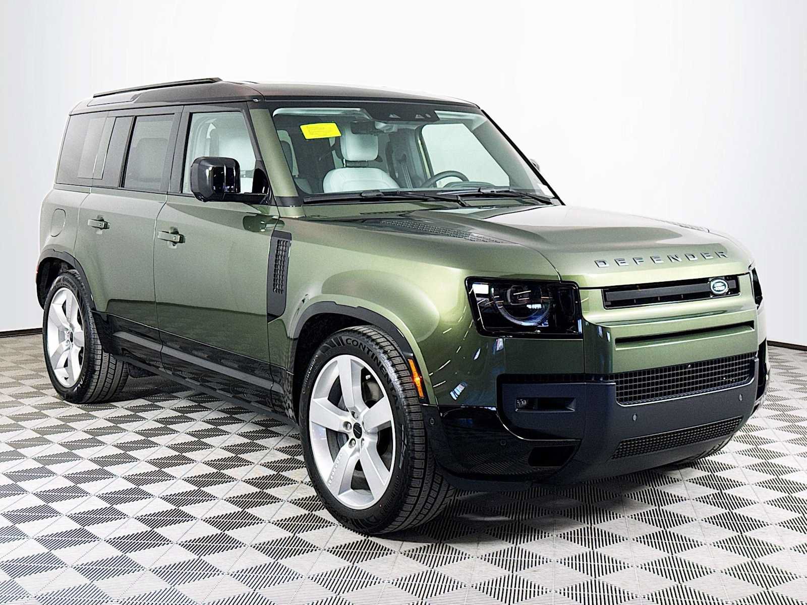 New 2026 Land Rover Defender 110 X-Dynamic SE AWD/4WD image 3