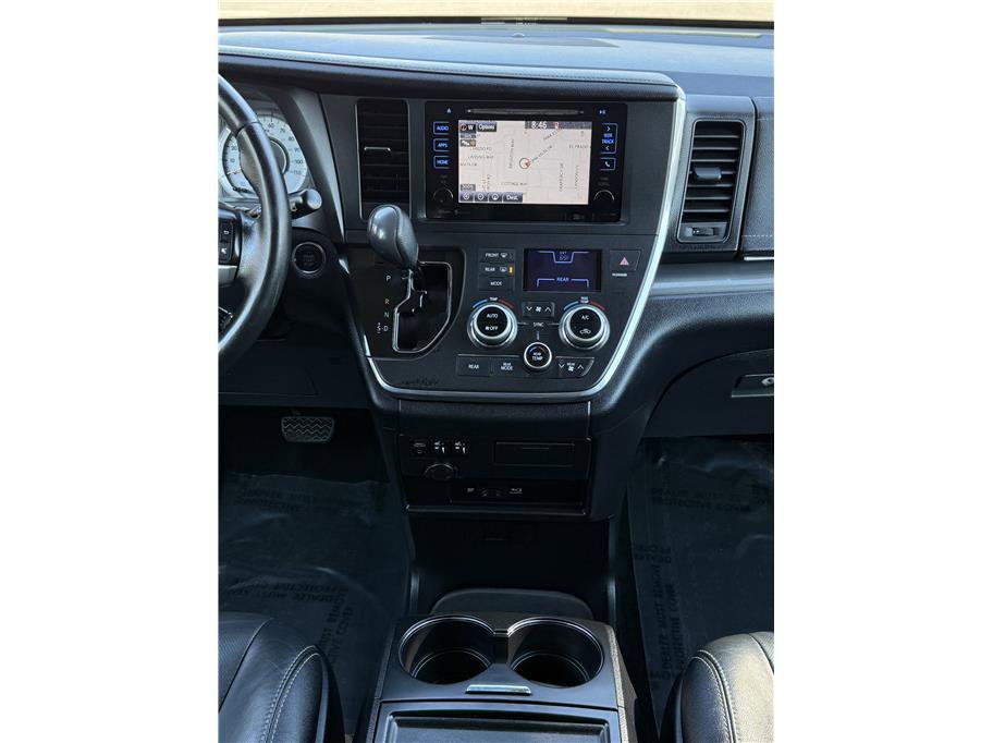 Used 2015 Toyota Sienna SE Premium image 15