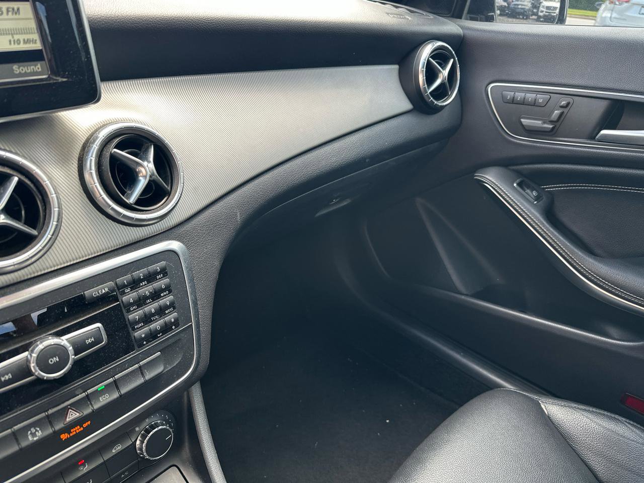 Used 2014 Mercedes-Benz CLA 250 image 13
