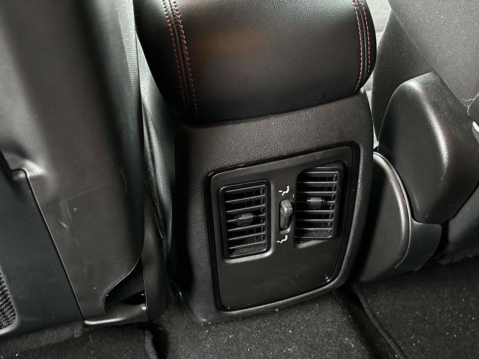 Used 2023 Dodge Durango GT image 13