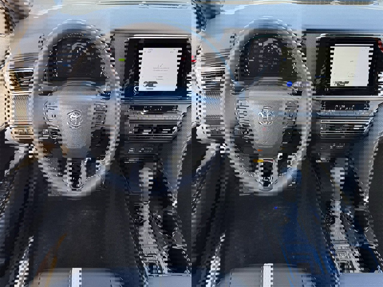 Used 2025 Toyota Camry Hybrid image 10