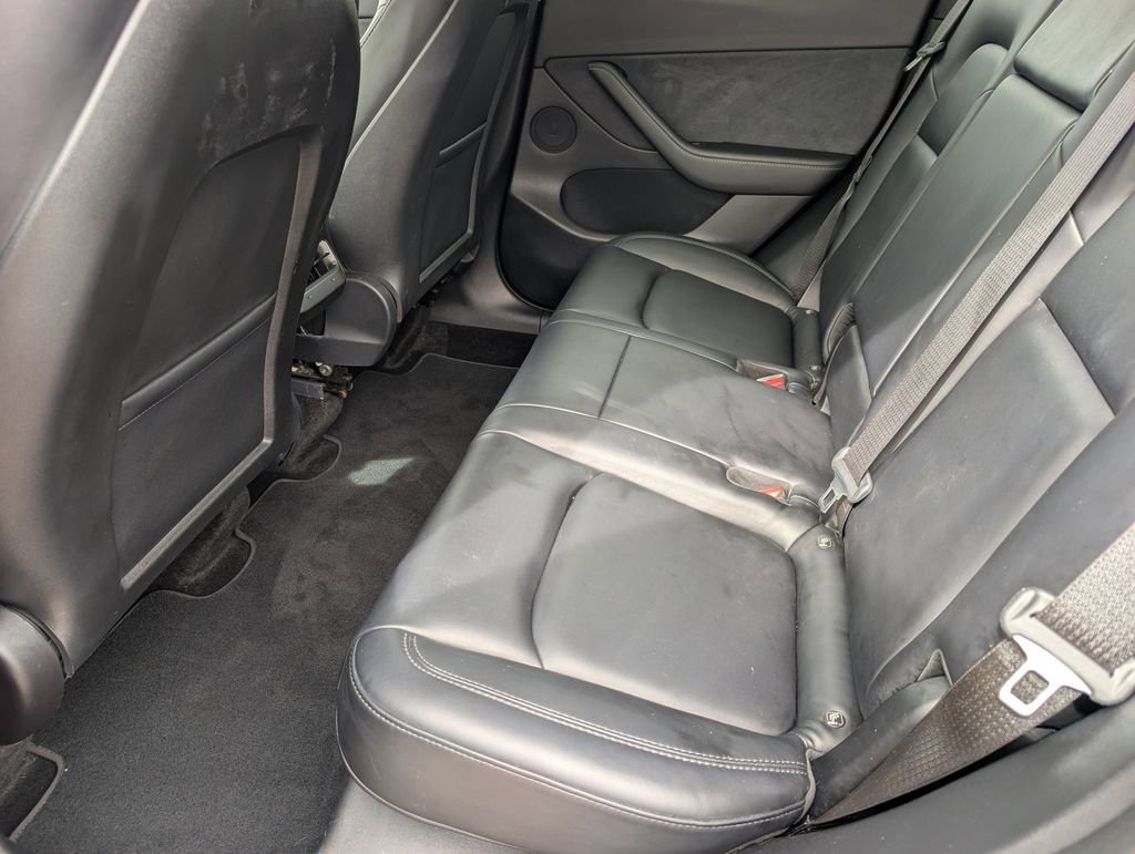 Used 2021 Tesla Model Y Long Range AWD/4WD image 18