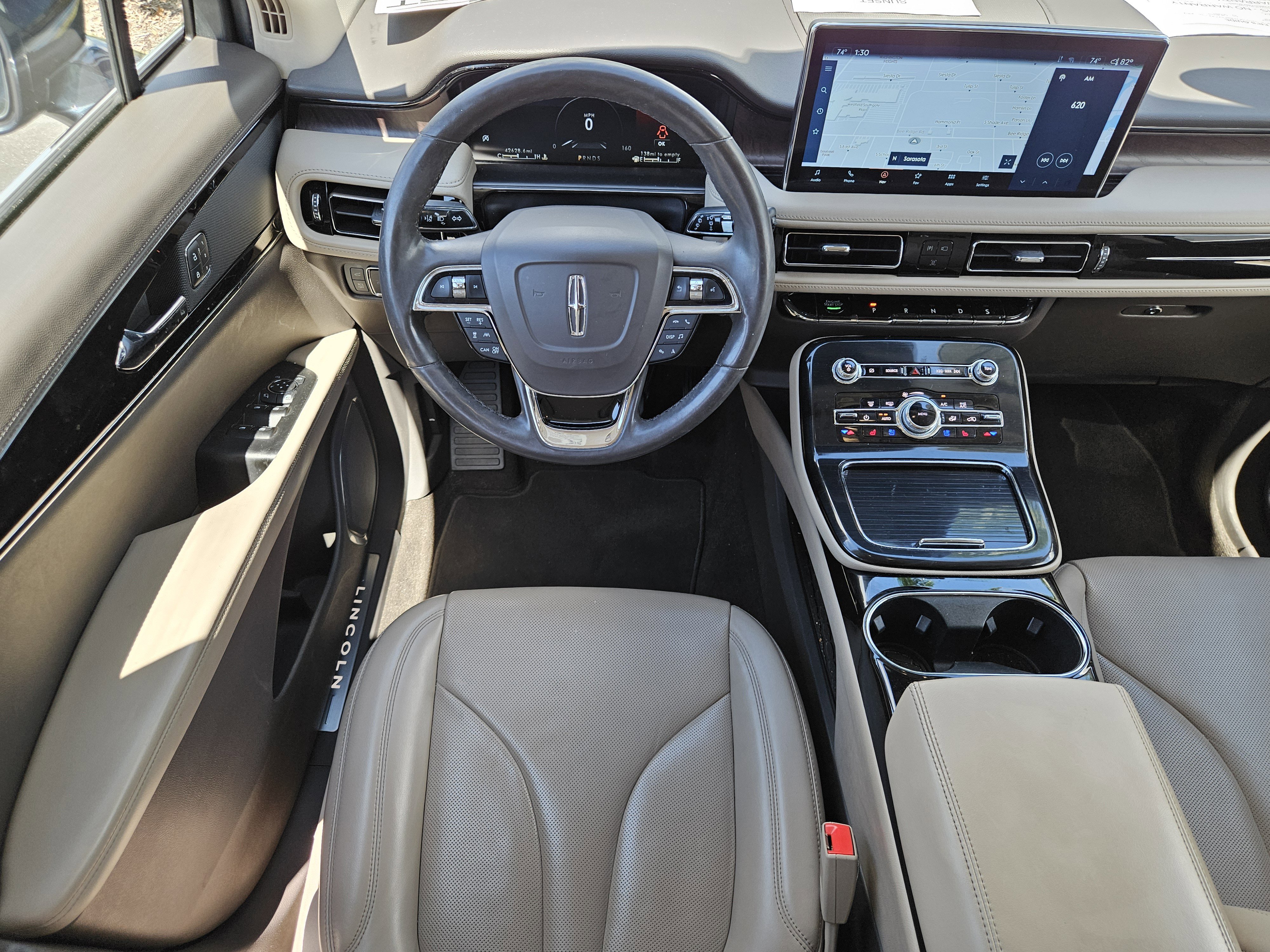 Used 2022 Lincoln Nautilus Reserve image 14