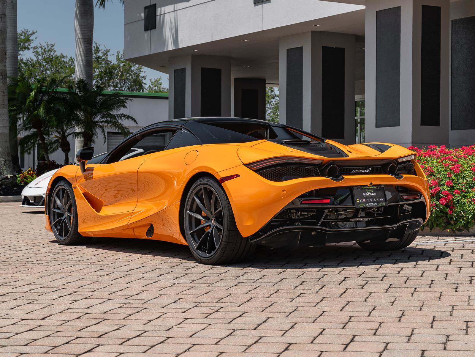 Used 2022 McLaren 720S Performance RWD image 31