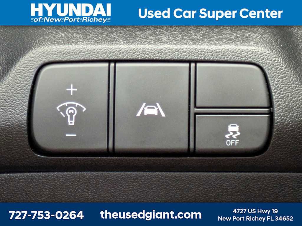 Certified 2023 Hyundai Elantra SEL image 22