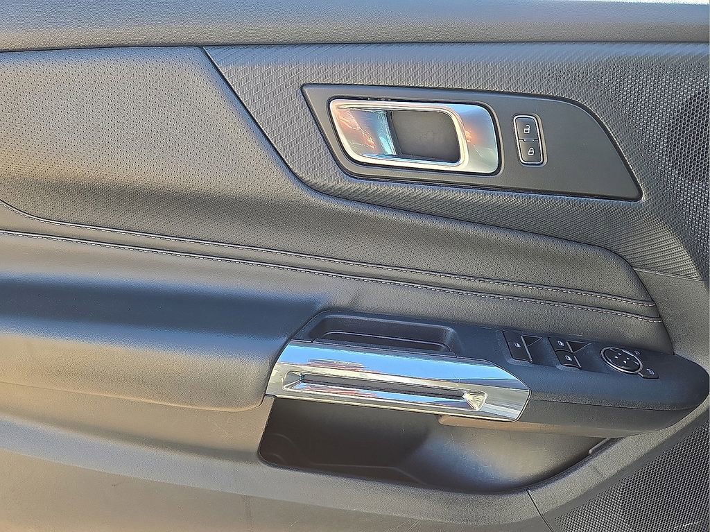 Used 2024 Ford Mustang Premium image 17