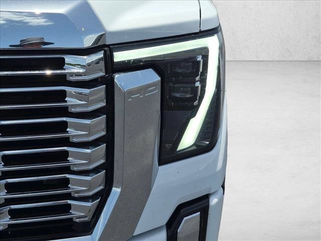 Used 2026 GMC Sierra 2500 Denali w/ Denali Reserve Package AWD/4WD image 9
