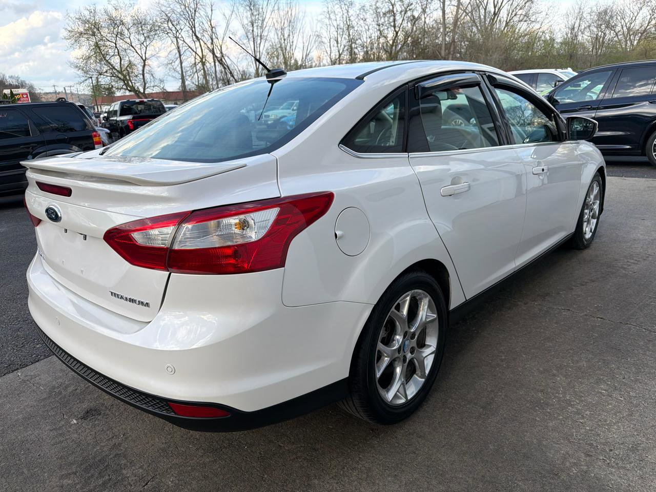 Used 2012 Ford Focus Titanium FWD image 4