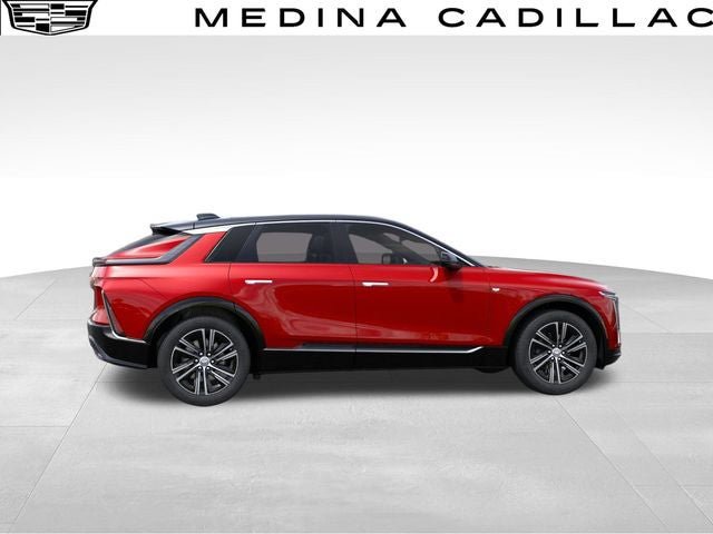 New 2027 Cadillac Lyriq Luxury w/ LPO, Floor Liner Package AWD/4WD image 5