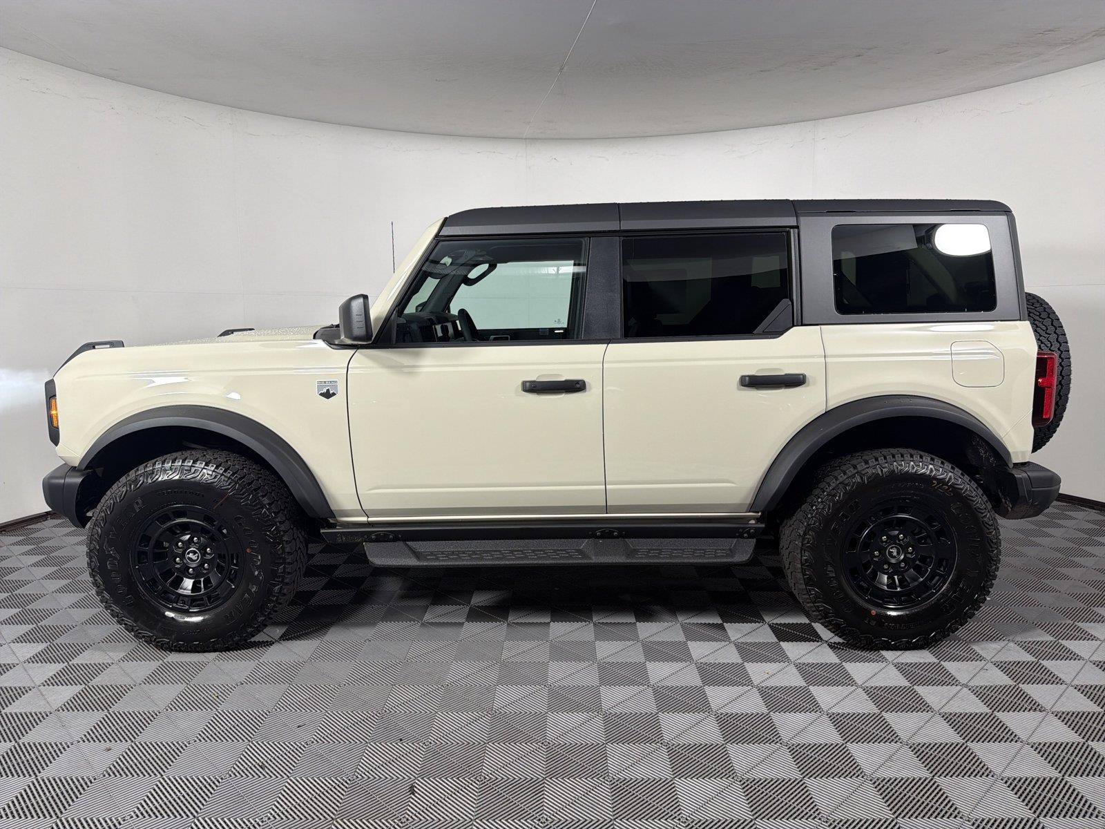 New 2026 Ford Bronco Big Bend w/ Black Diamond Package AWD/4WD image 4