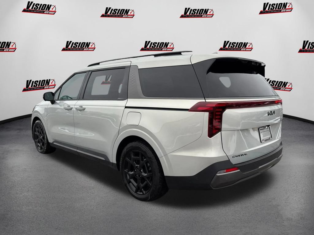 New 2025 Kia Carnival SX Prestige FWD image 8