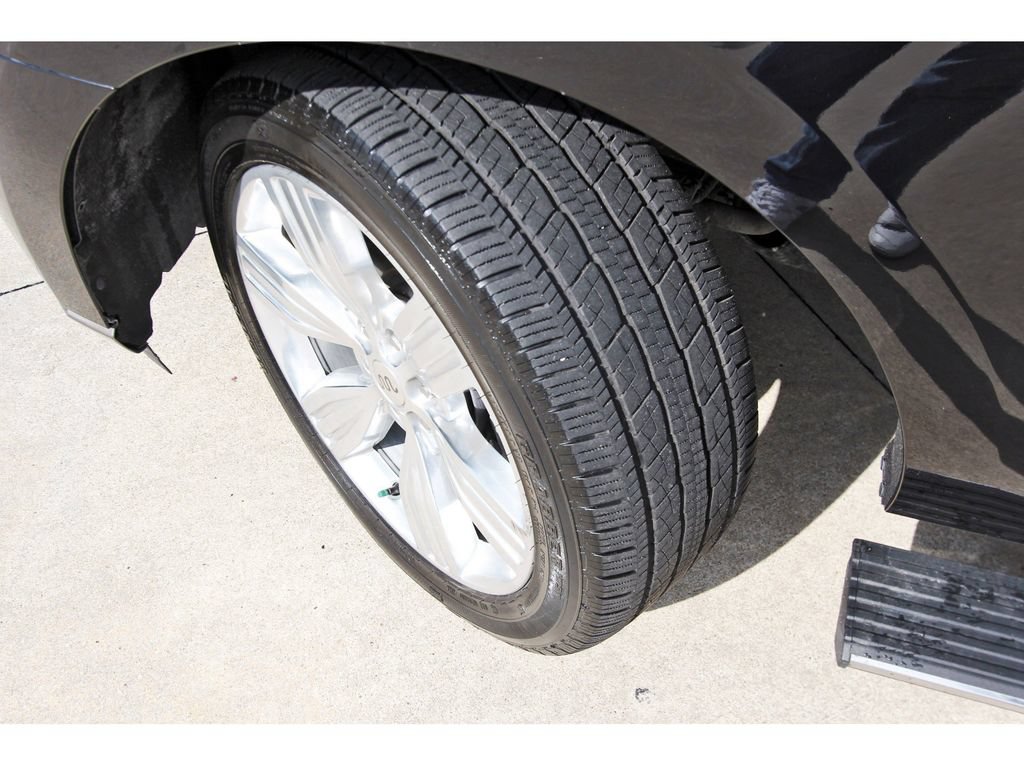 Used 2024 Ford Expedition Max King Ranch RWD image 7