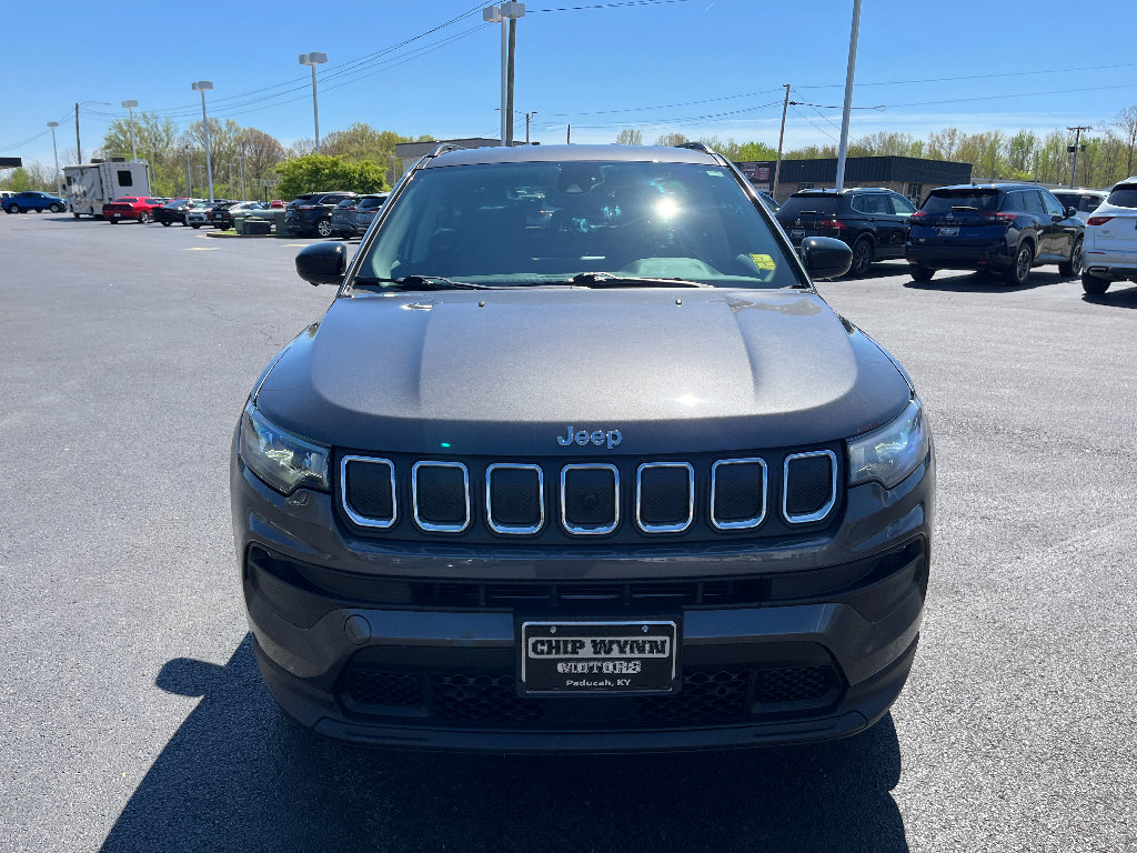 Used 2022 Jeep Compass Latitude image 2
