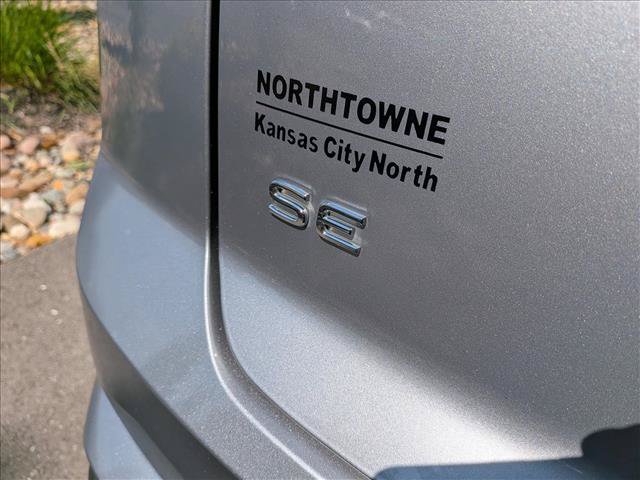 Certified 2024 Volkswagen Atlas Cross Sport SE AWD/4WD image 18