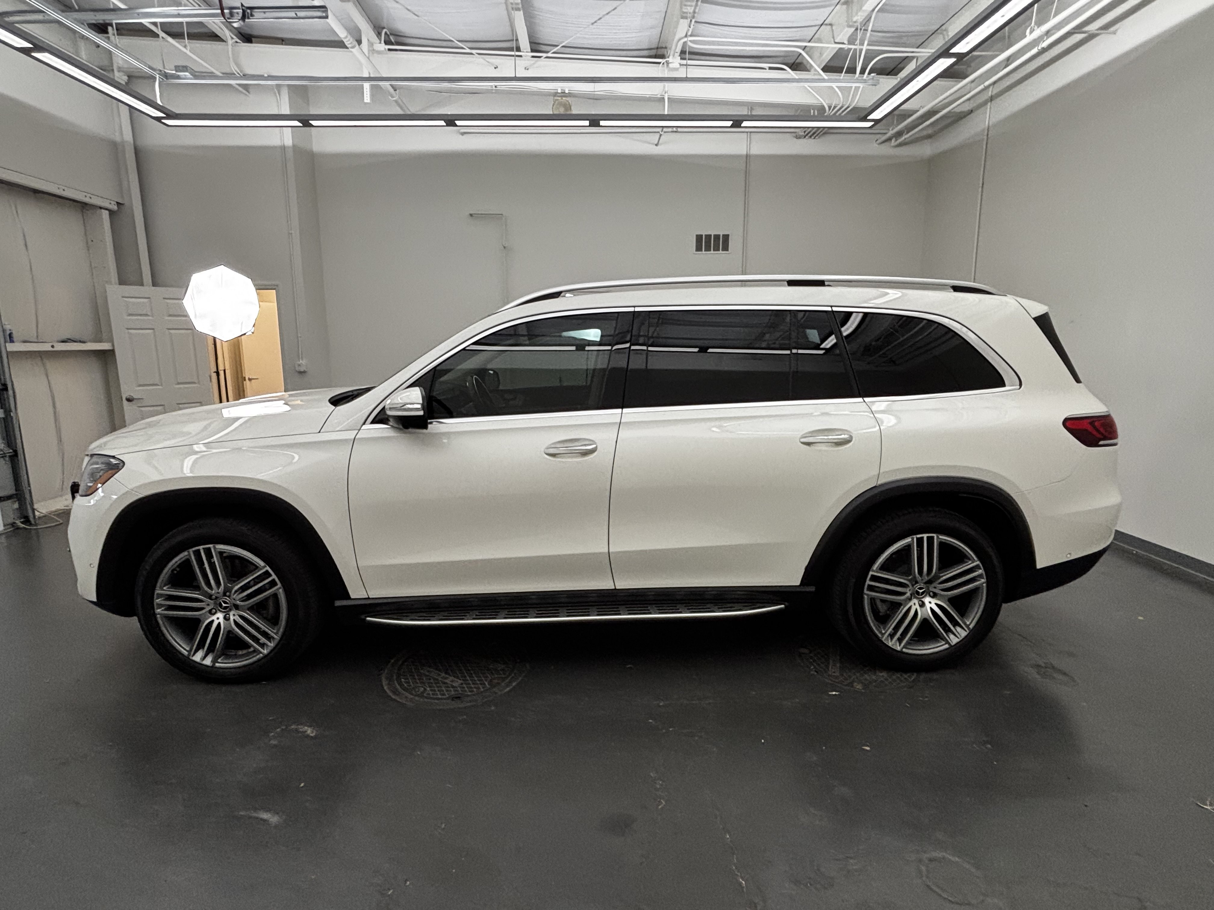 Used 2021 Mercedes-Benz GLS 450 4MATIC image 5
