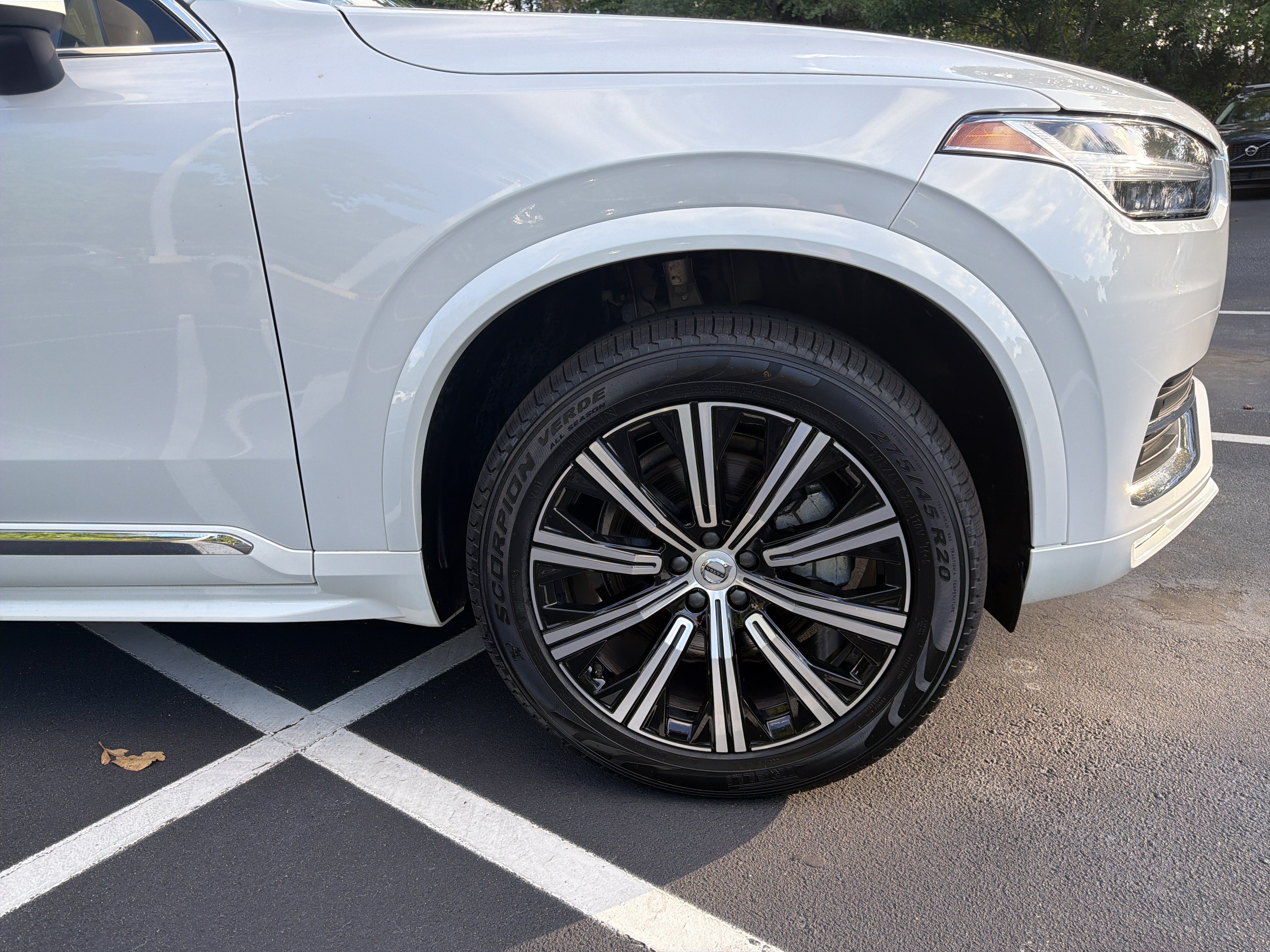 Certified 2025 Volvo XC90 B5 Core AWD/4WD image 13