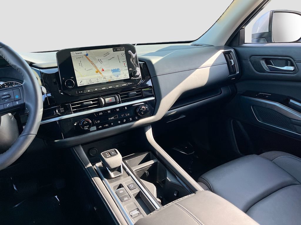 Used 2025 Nissan Pathfinder SL image 22