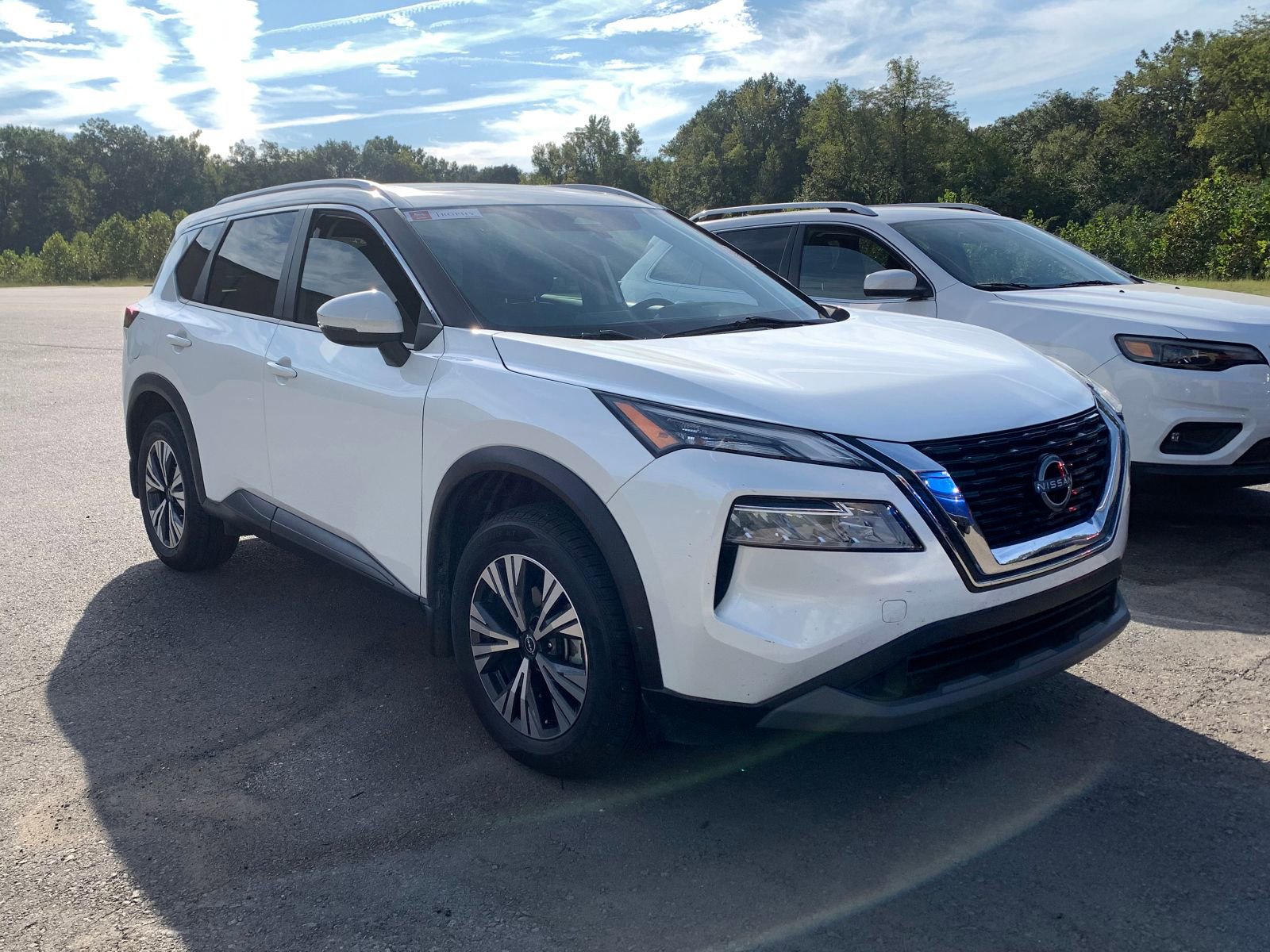 Used 2022 Nissan Rogue SV w/ SV Premium Package image 1