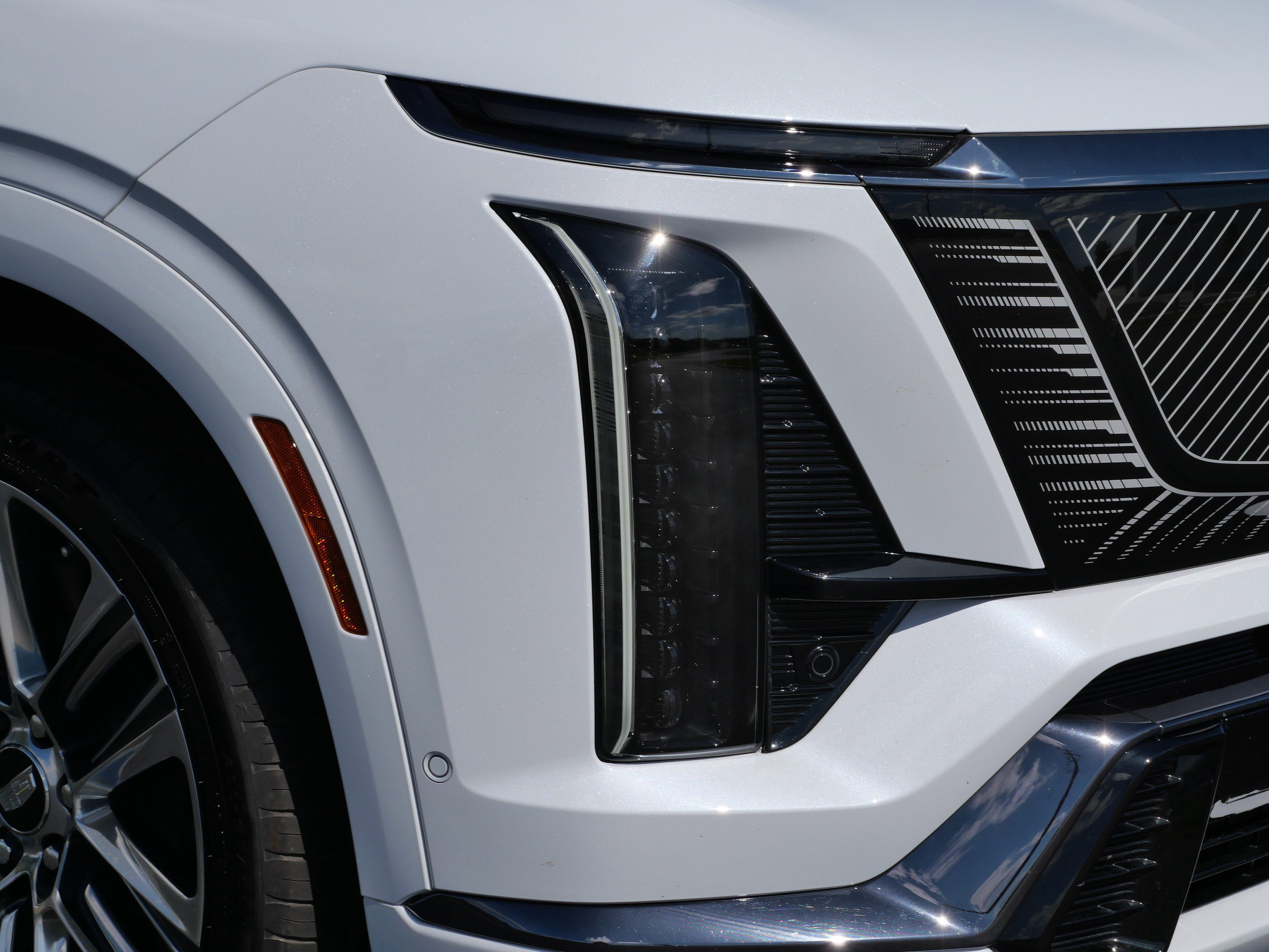 Certified 2026 Cadillac Vistiq Sport w/ LPO, Floor Liner Package AWD/4WD image 15