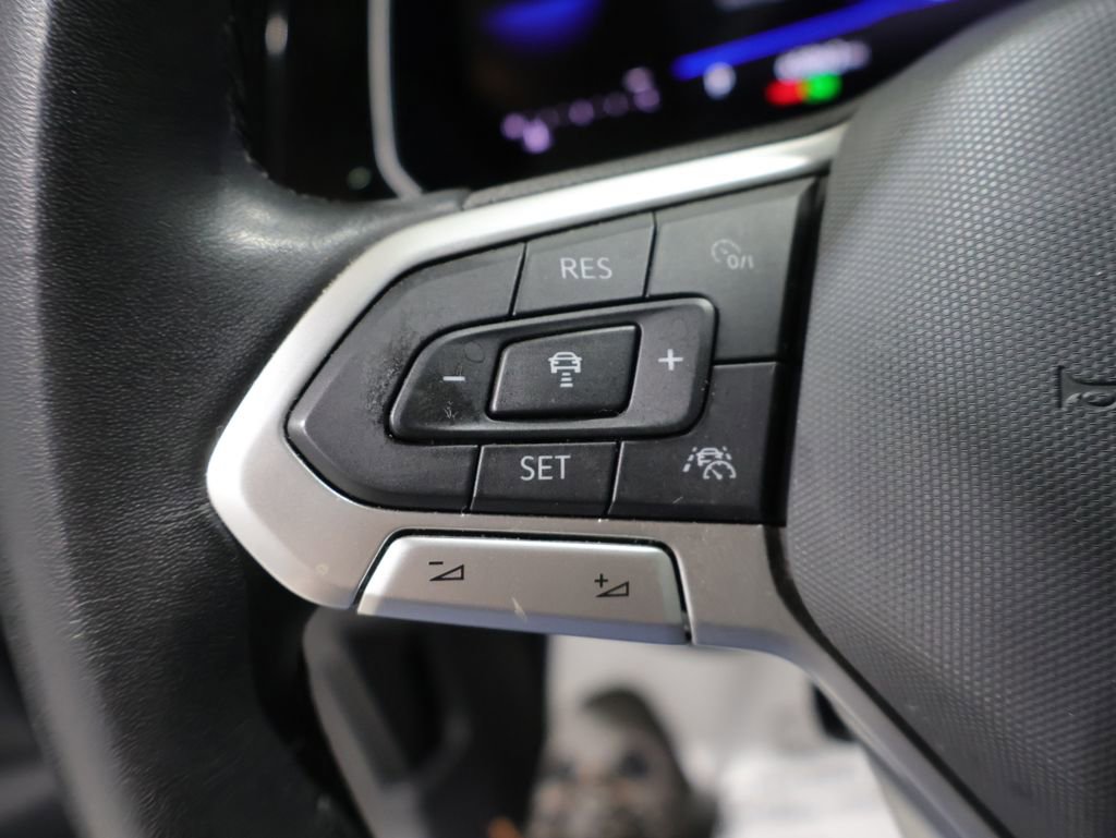 Used 2024 Volkswagen Jetta SE FWD image 33