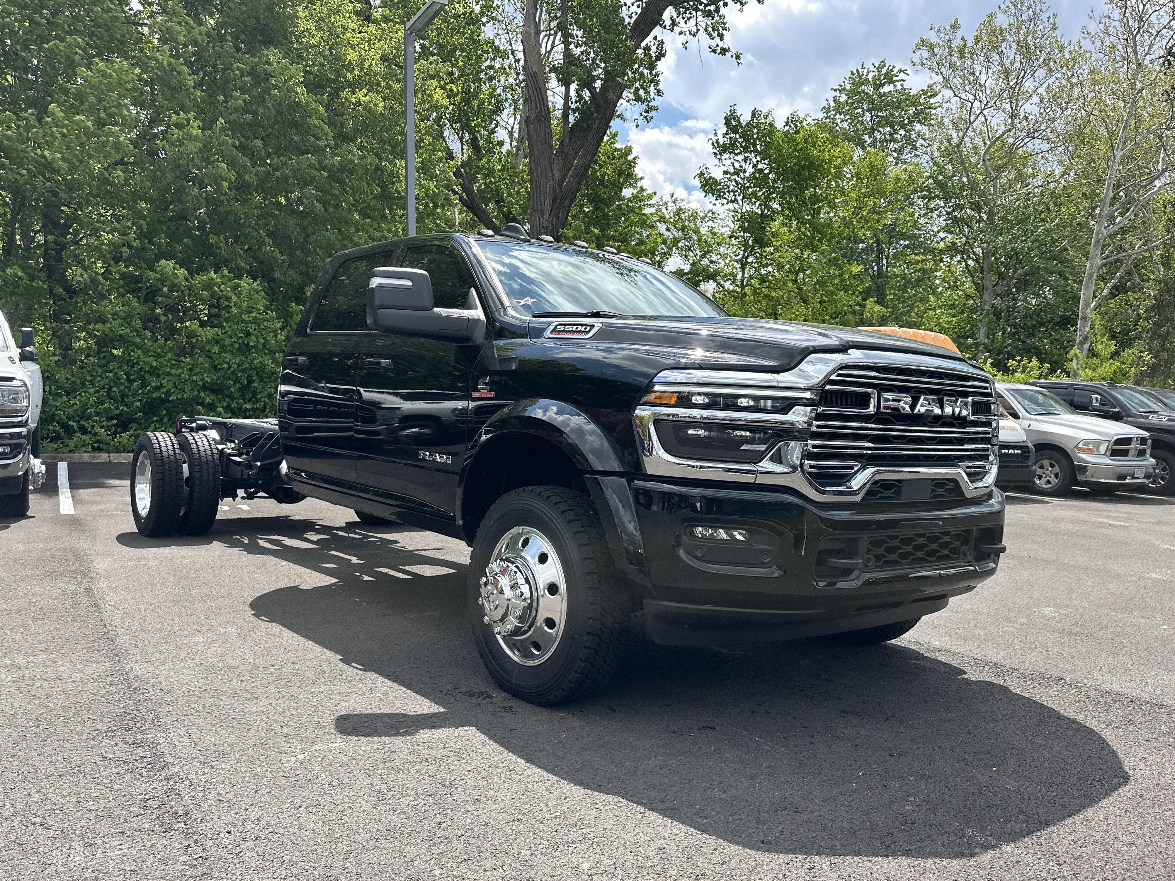 New 2026 RAM 5500 4x4 Crew Cab w/ Laramie Trim Package image 18