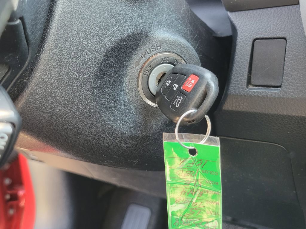 Used 2015 Toyota RAV4 XLE image 29