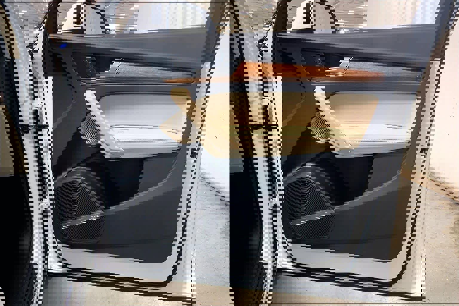 Used 2022 Audi Q5 e Premium Plus image 22