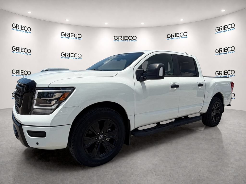 Used 2024 Nissan Titan SV w/ SV Convenience Package AWD/4WD image 3