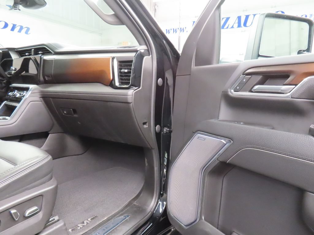 Used 2024 GMC Sierra 2500 Denali w/ Denali Reserve Package AWD/4WD image 33