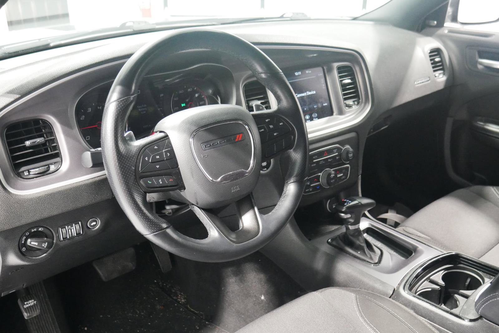 Used 2022 Dodge Charger SXT w/ Blacktop Package image 9