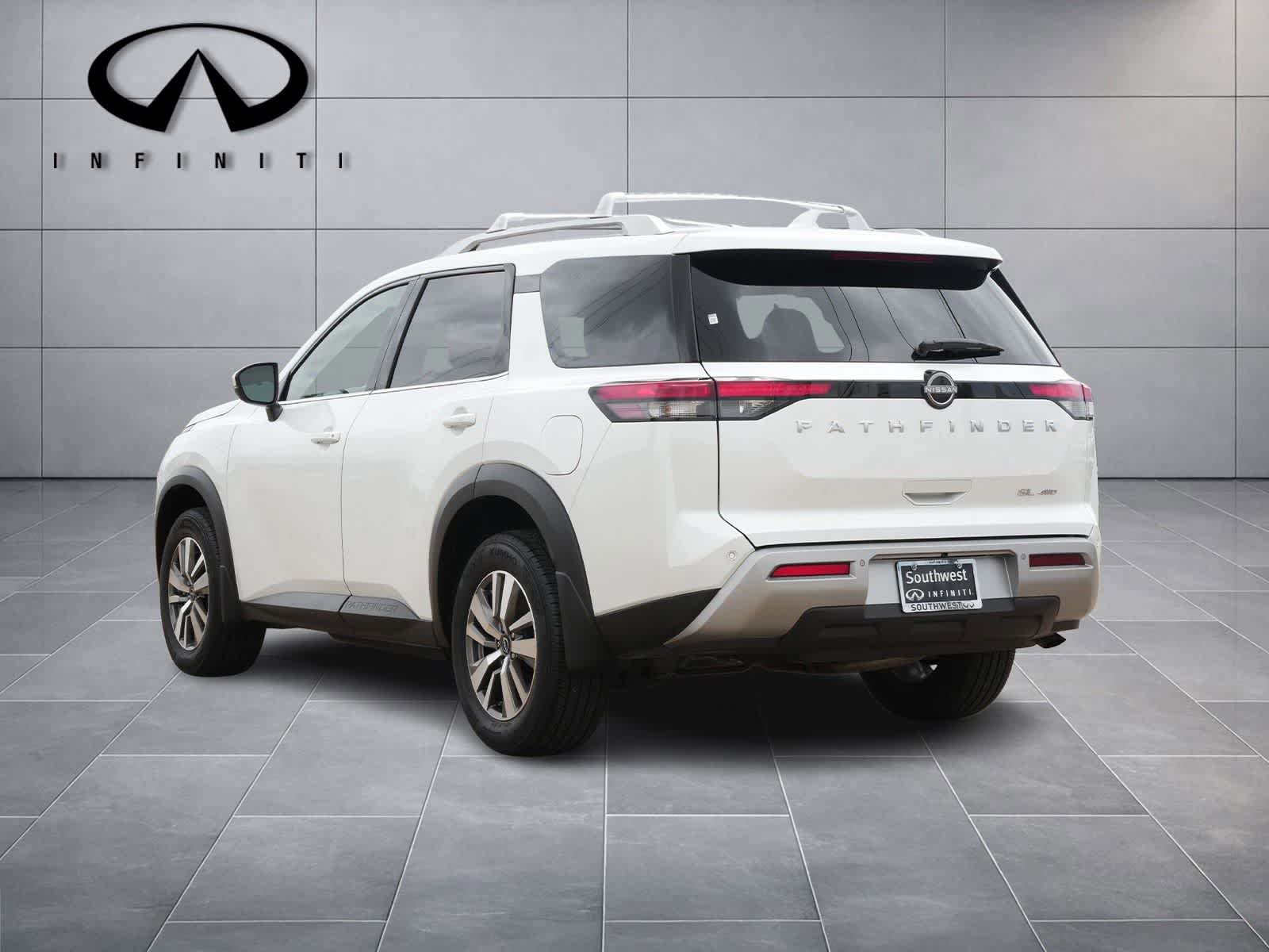 Used 2025 Nissan Pathfinder SL image 5