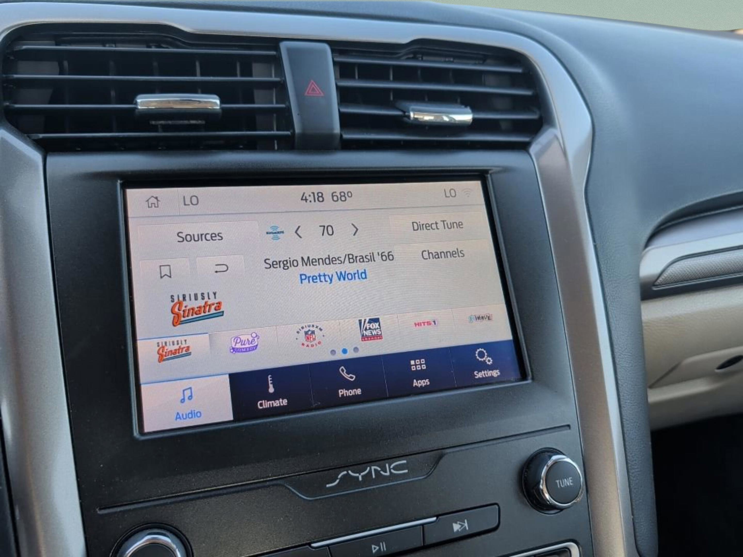 Used 2020 Ford Fusion SE image 22