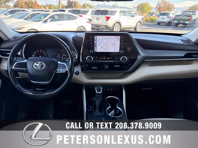 Used 2020 Toyota Highlander XLE AWD/4WD image 19