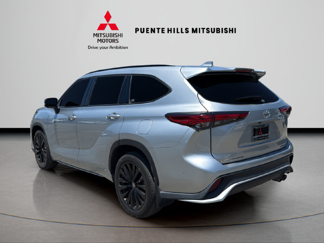 Used 2023 Toyota Highlander XSE AWD/4WD image 7