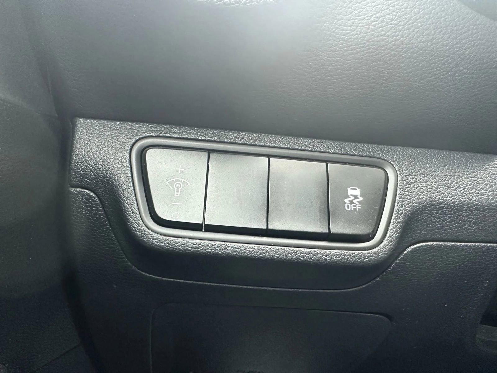 Used 2023 Kia Forte LXS image 24