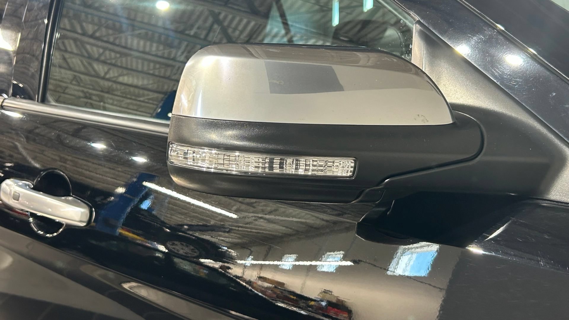 Used 2017 Ford Explorer Platinum AWD/4WD image 12