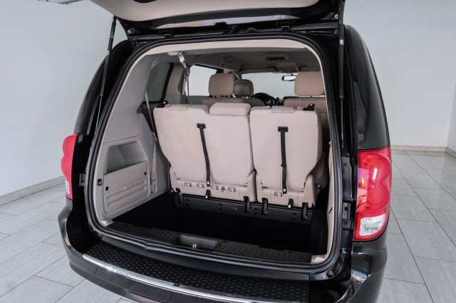 Used 2018 Dodge Grand Caravan SE w/ UConnect Hands-Free Group FWD image 47