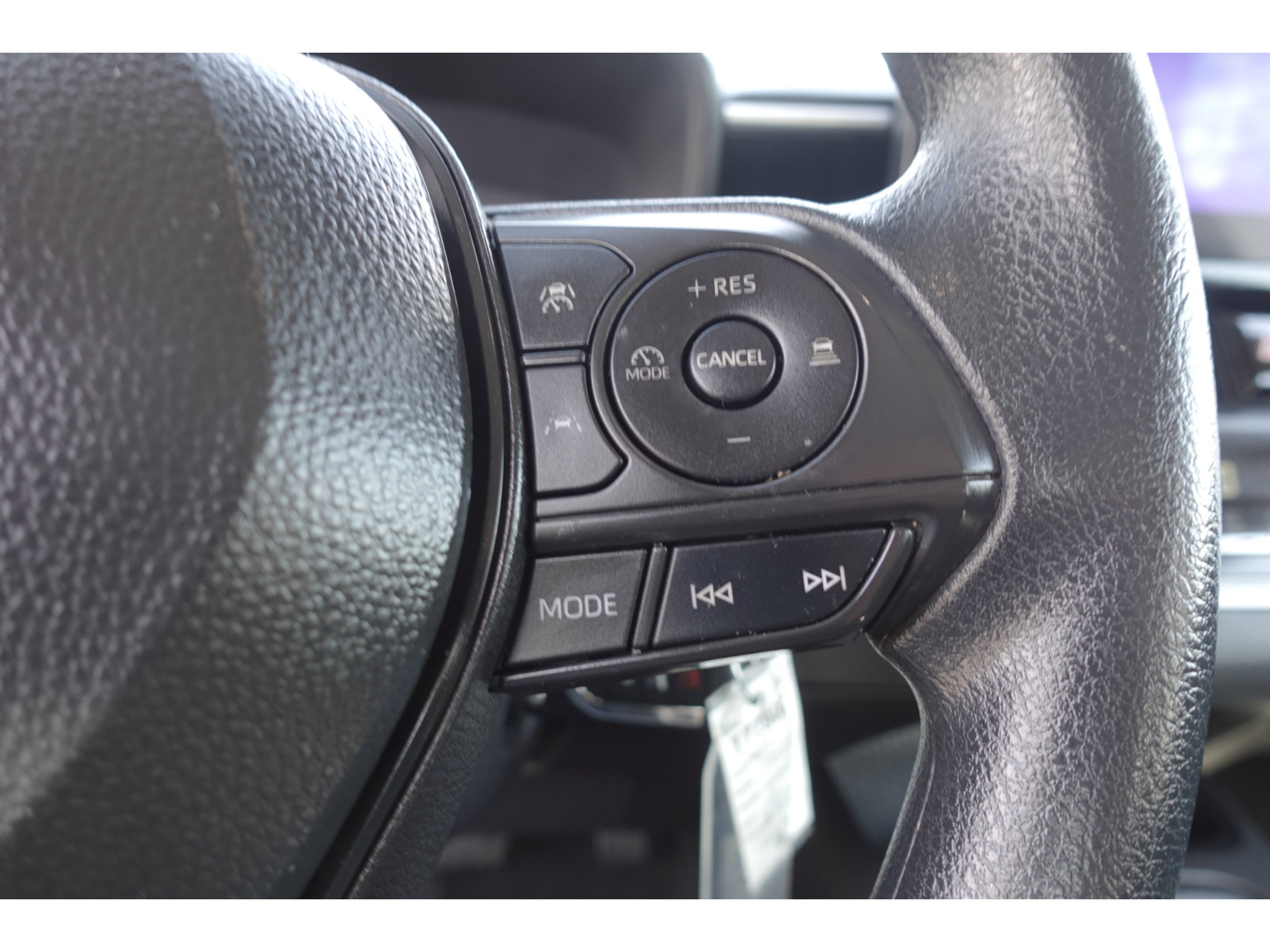 Used 2025 Toyota Corolla LE FWD image 15