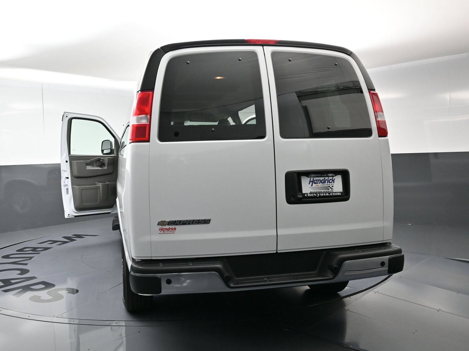 Used 2025 Chevrolet Express 3500 LT w/ LT Preferred Equipment Group RWD image 25