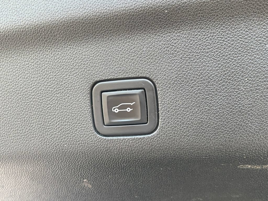 Used 2021 Chevrolet Suburban Premier AWD/4WD image 9