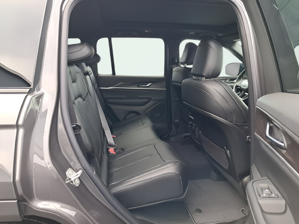 New 2025 Jeep Grand Cherokee Limited w/ Black Appearance Package AWD/4WD image 14