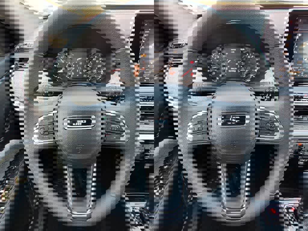 New 2025 Jeep Compass Sport image 20