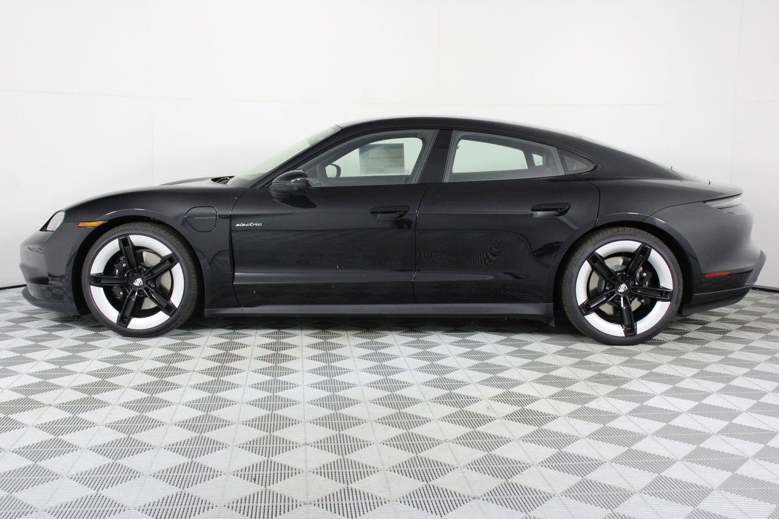 New 2026 Porsche Taycan 4S image 2